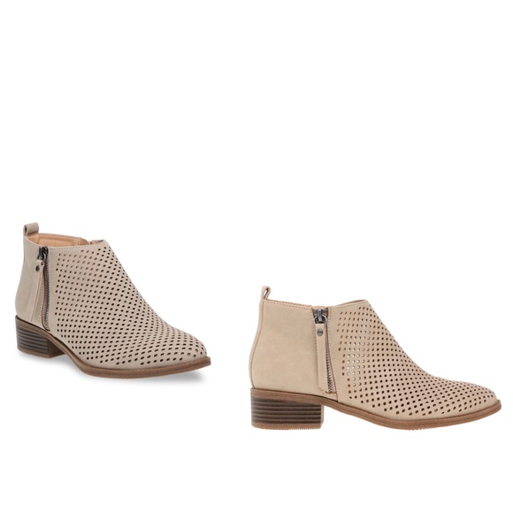 Memory Foam Perforated Shoe Women’s Boots Booties - Picture 8 of 12